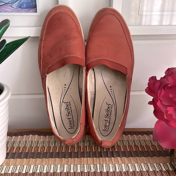 Josef Seibel Tangerine color loafer, size 40, in good used condition - Picture 1 of 8